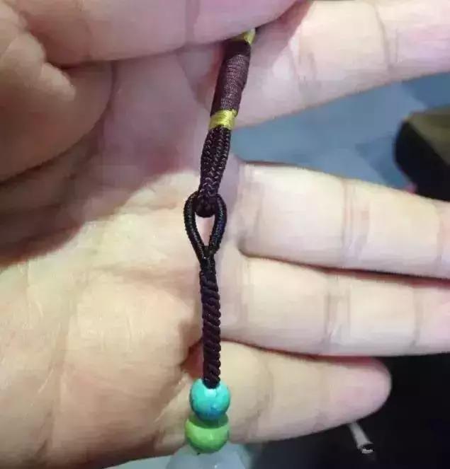 文玩手串串珠怎么打结,文玩手串水晶弹力绳子打结方法