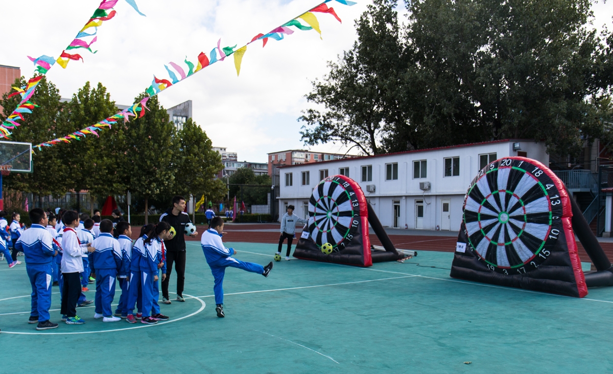 杨璞助力东方德才学校全国足球特色校启动仪式暨足球嘉年华活动