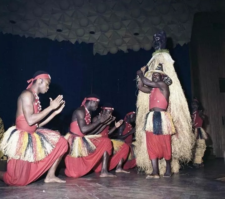 什么是非洲鼓，没听说过？花三分钟了解一下？看完就能拿去装B了