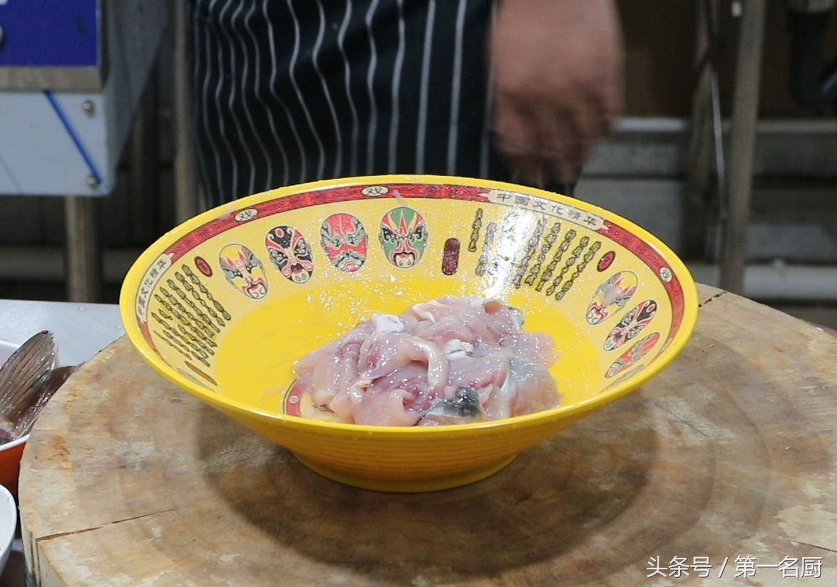 这才是水煮鱼的正确做法鱼片嫩滑,这才是水煮鱼的正确做法鱼肉嫩滑