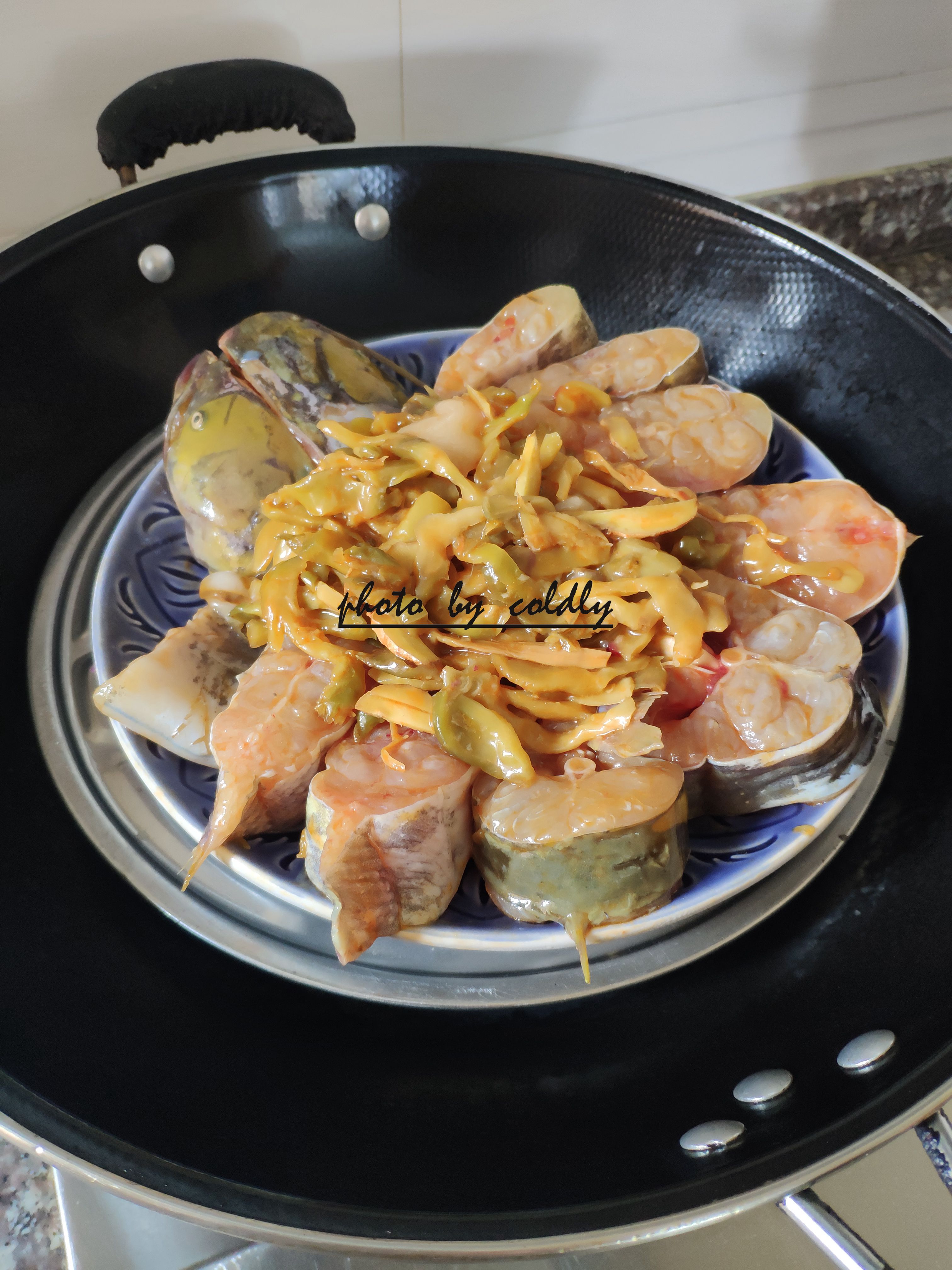 鱼身上的粘液粘衣服上怎么去除,如何去除粘液鱼身上的粘液