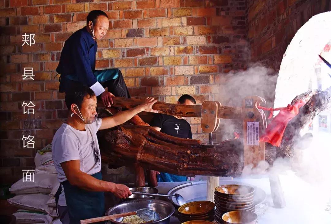 郑州足球小镇有真草足球场吗,郑州足球小镇现状