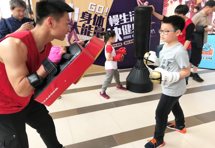 周末带娃好去处儿童运动馆朋友圈,假期带孩子户外运动好去处