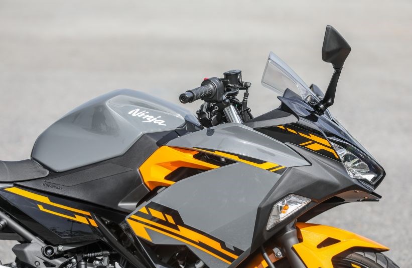 2015年川崎小忍者ninja250,17款川崎ninja250极速测试