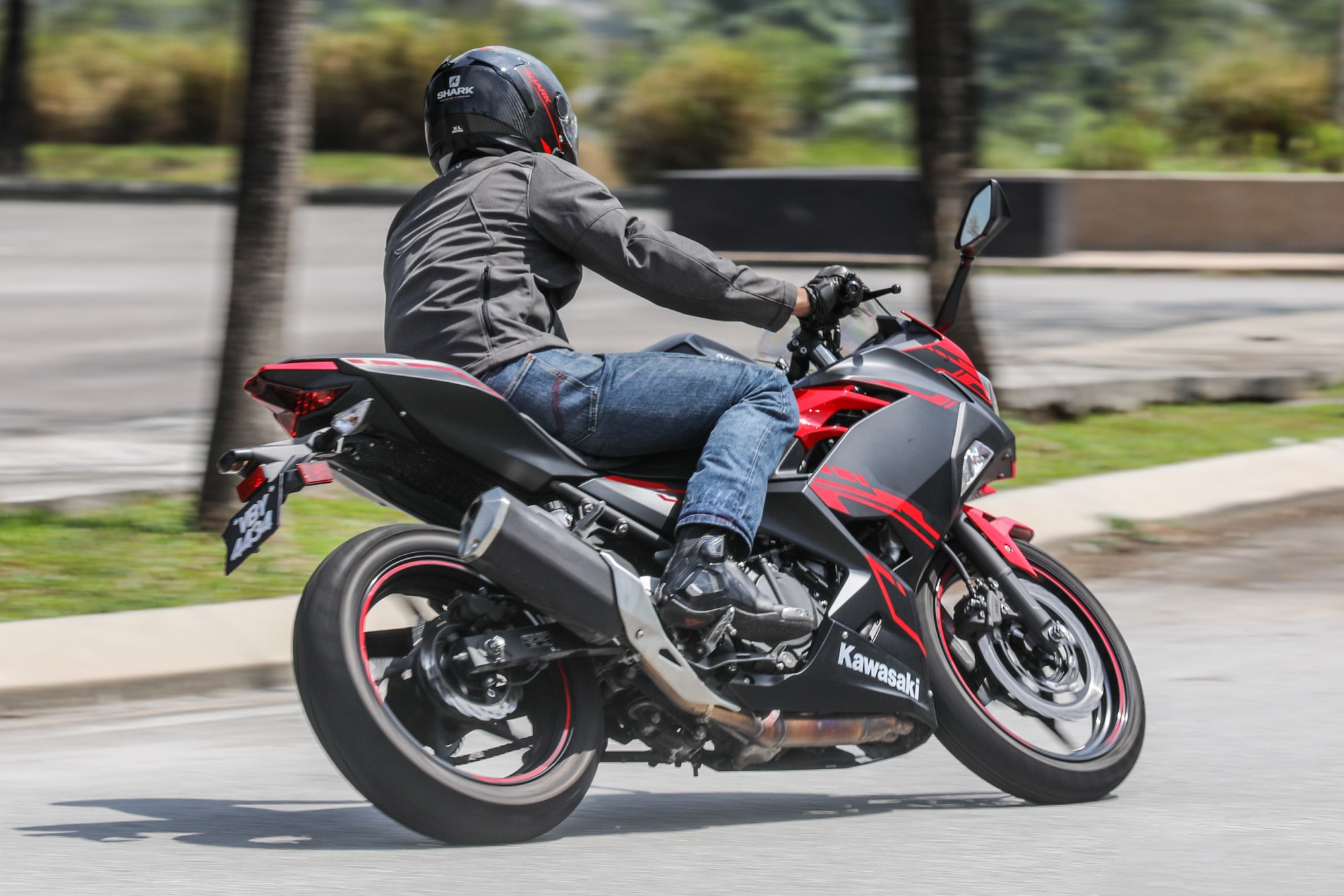 2015年川崎小忍者ninja250,17款川崎ninja250极速测试