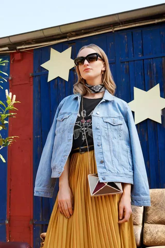 秋天长丝巾系法大全女慢动作,秋天丝巾防寒各种围法