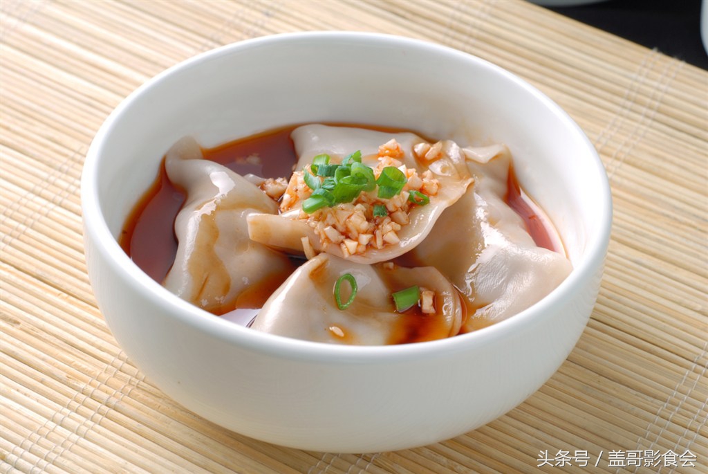 吃遍成都100家老字号美食,推荐几款不容错过的成都特色美食