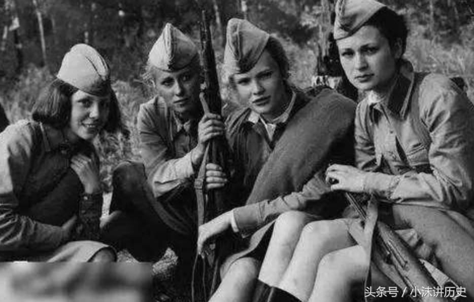 二战后德国经济全线崩溃，女人成了交易商品，两根香烟能买一姑娘