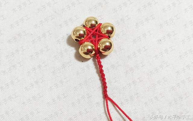 国庆节黄色五角星制作,五角星项链的编法