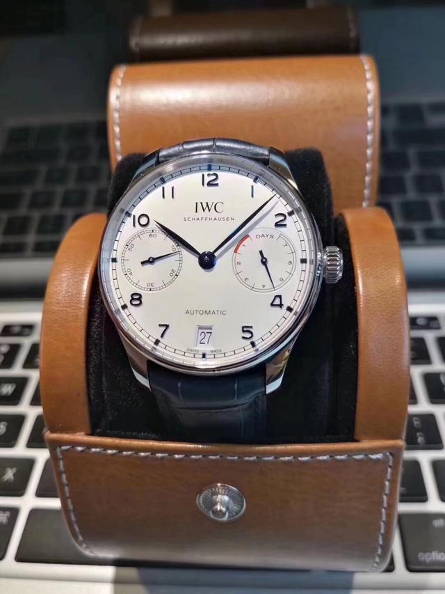 瑞士查获广州名表,瑞士查扣广州35吨顶级手表