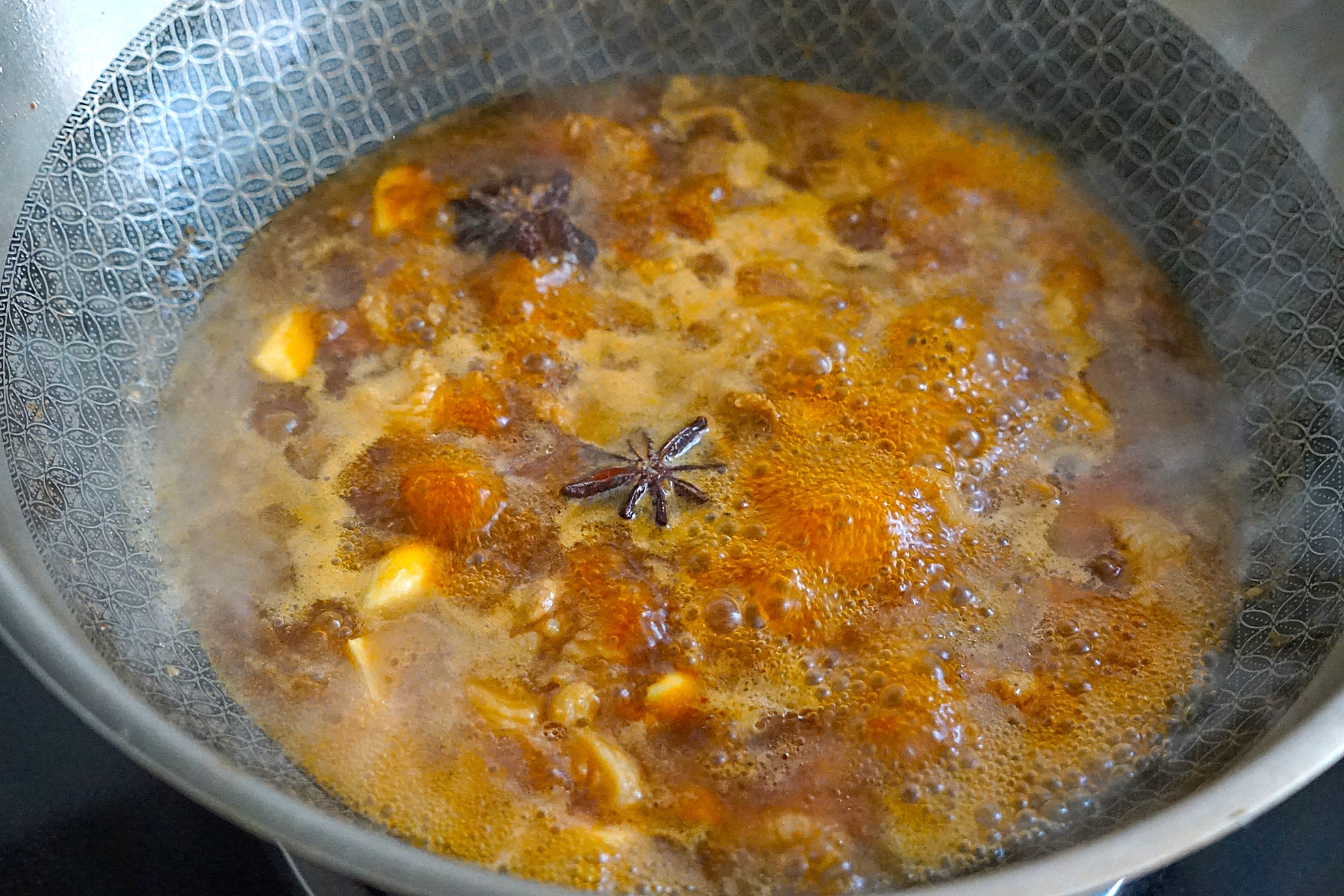 红烧肉炖萝卜好吃还是炖洋芋好吃,红烧肉烧萝卜萝卜需要焯水吗