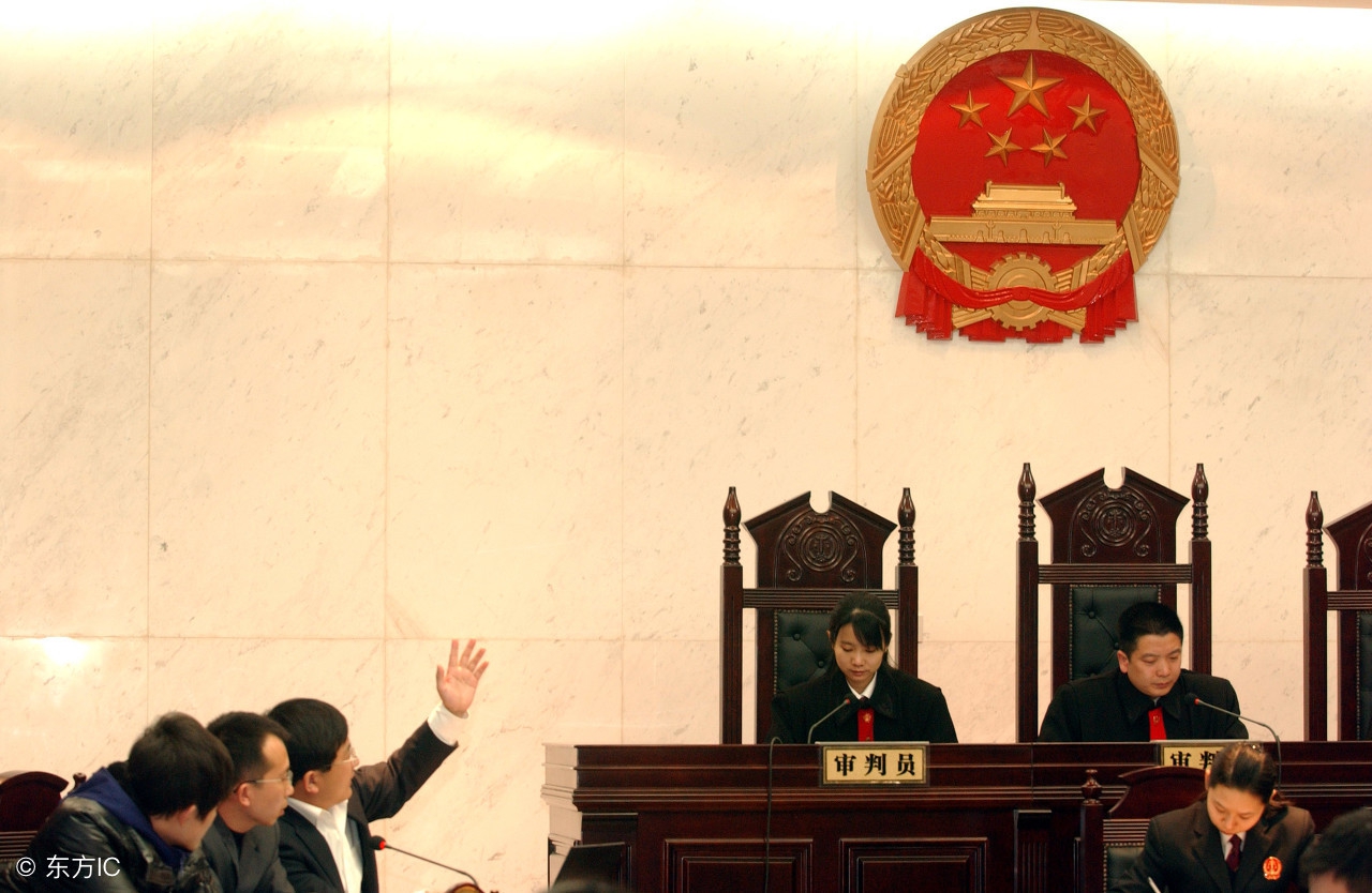 第一次开庭要请律师吗,开庭对方请律师怎么办