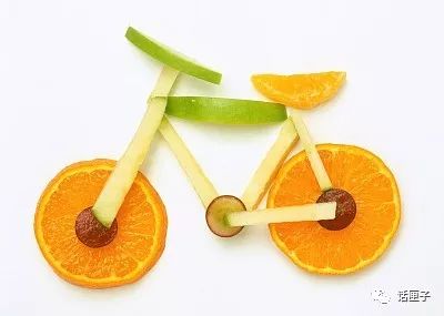 上海地铁口卖现榨橙汁,橙子进口榨汁机