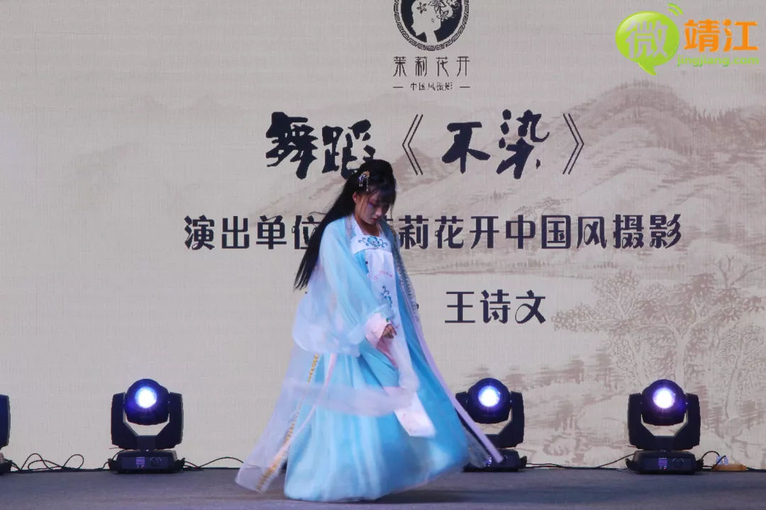 微靖江：这里发生了什么？竟引来近千名靖江人围观！还各种拍照