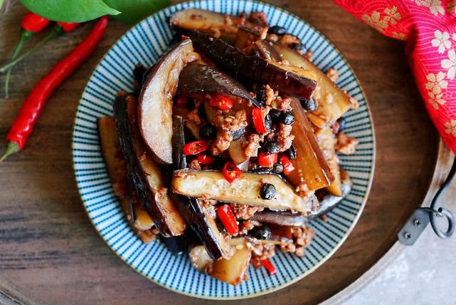 茄子怎么不油腻好吃,茄子如何处理少油