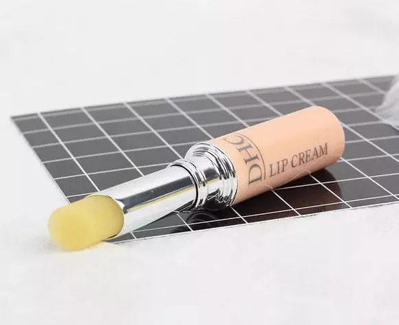 唇纹修复唇膏推荐,修护唇纹最好的润唇膏排行榜