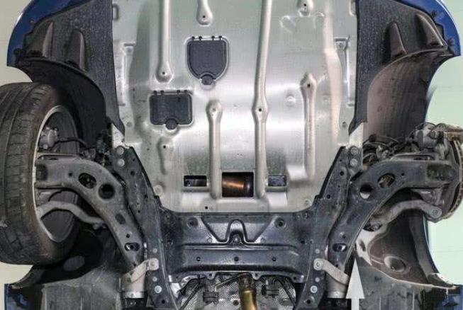 领克01碰撞宝马,领克01vs宝马3系