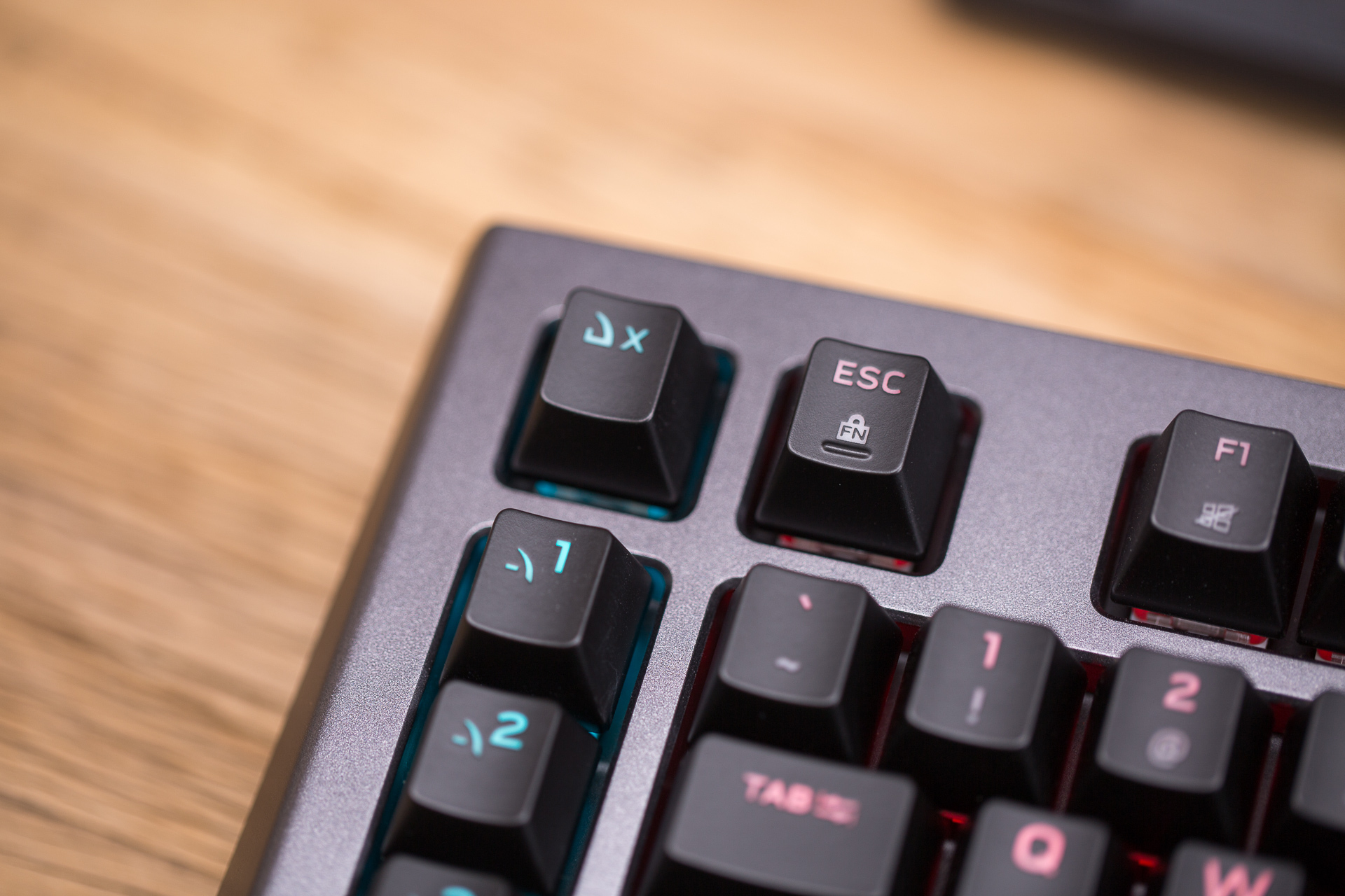 alienwarem18机械键盘和普通键盘,alienwarex15机械键盘