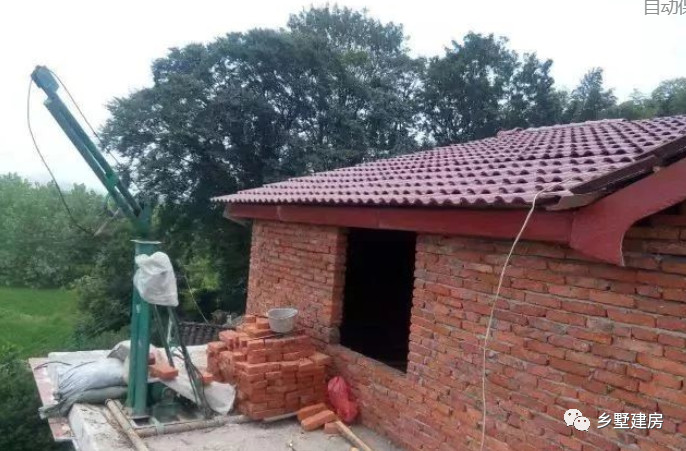 小伙回农村改造老屋子用了50万元,小伙回农村建房子