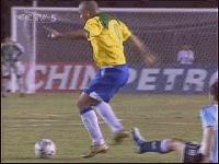 罗纳尔多十大过人术,实况足球罗纳尔迪尼奥过人方式