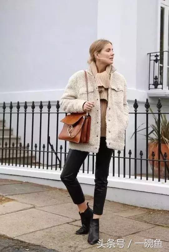 个子矮小腿粗适合什么款短靴,今年流行的2双短靴洋气显腿长