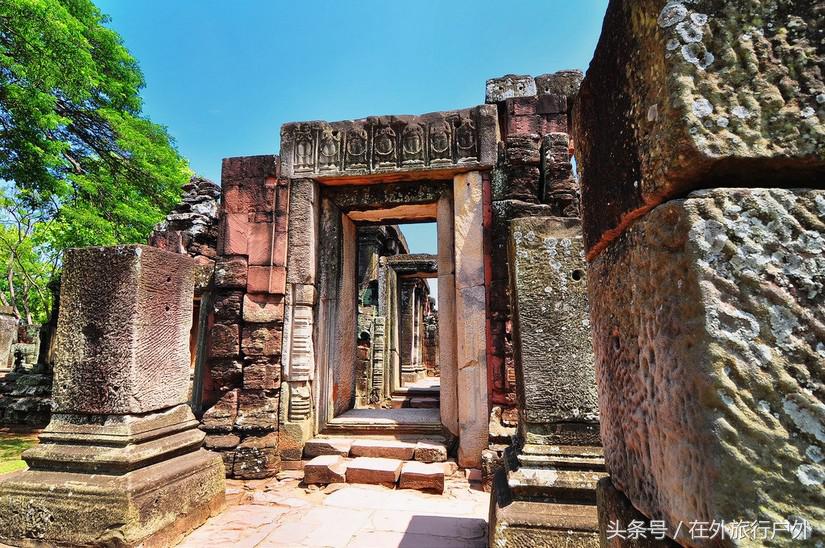 不去普罗旺斯和柬埔寨,千元飞到泰国看最美向日葵田和高棉遗址