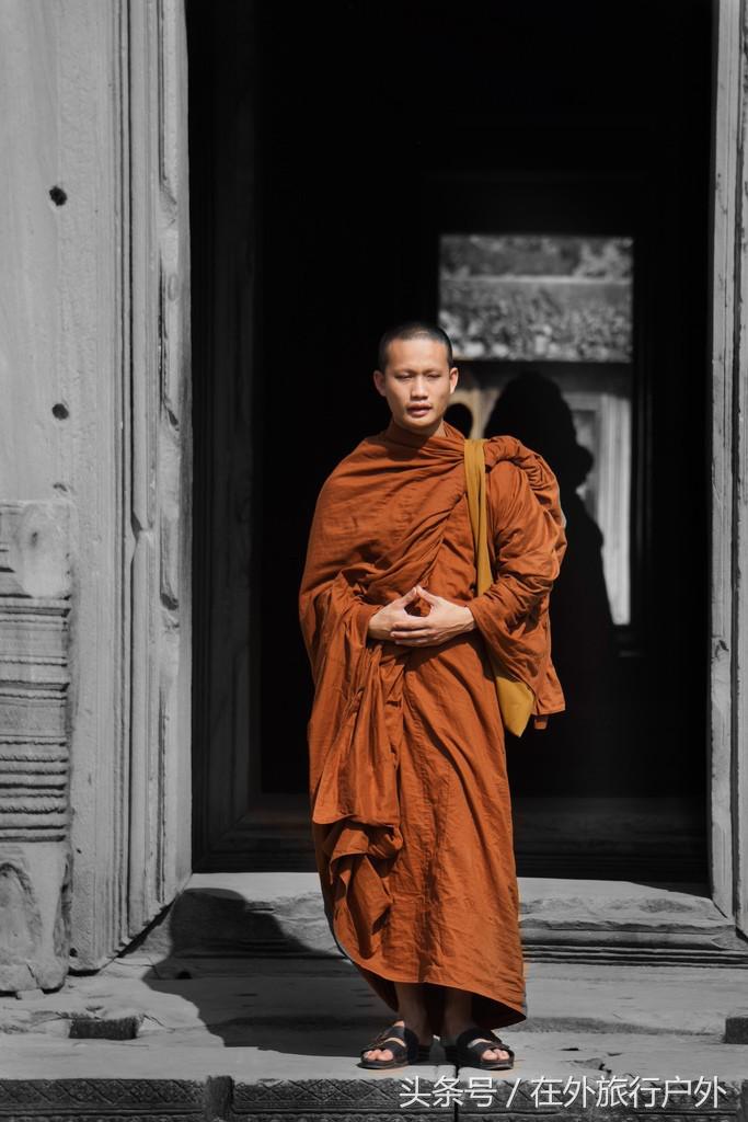 不去普罗旺斯和柬埔寨,千元飞到泰国看最美向日葵田和高棉遗址