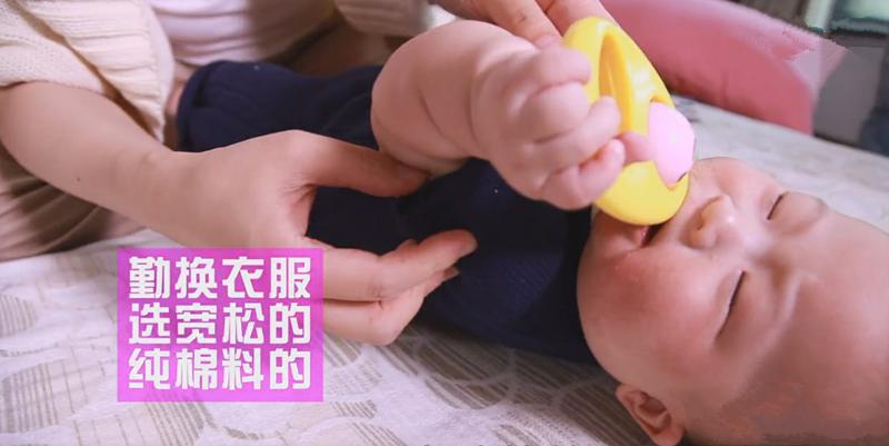 宝宝脸上长湿疹妈妈饮食注意什么,宝宝湿疹妈妈好心疼