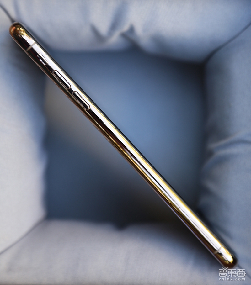 苹果iphonexsmax今年值得买吗,看看苹果iphonexsmax有多耐用