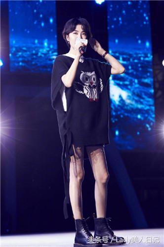 潮马丁靴应该怎么搭配最好看,马丁靴搭配什么穿才好看