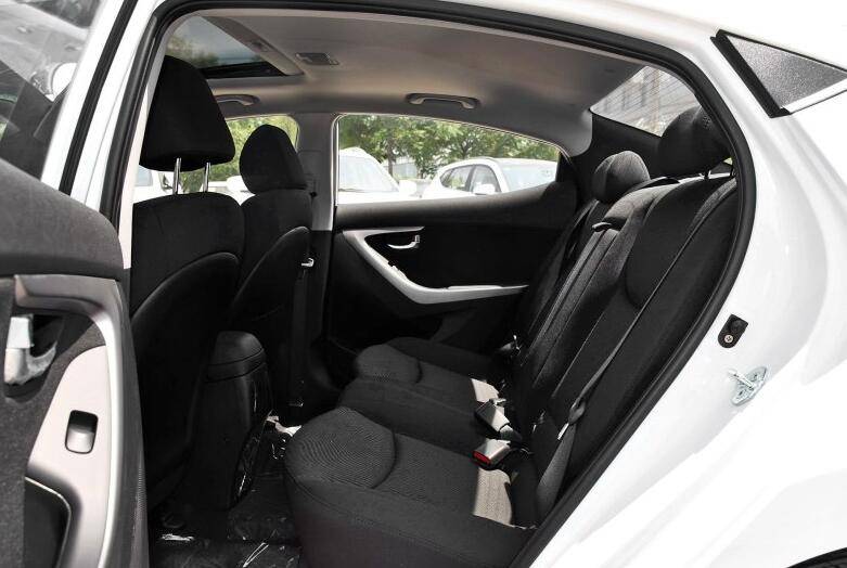 同价位11年的车和15年的车如何选,16年和本田锋范差不多的车子