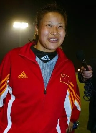 杭州有位“球痴”义务教学37年,没踢过一天职业球,却教出过国脚