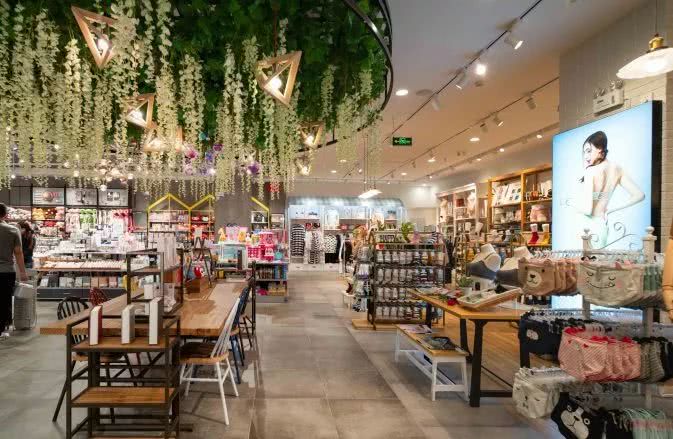 领取优惠券100点券,领取优惠券到店18元即可体验