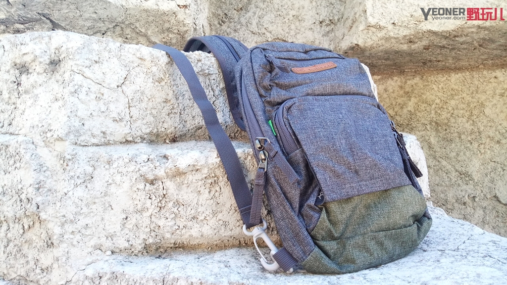 轻巧小背包,容量大且小巧轻便的背包