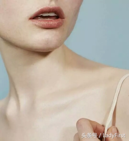 秋冬干燥起皮怎么补水呢,干燥的皮肤怎么变滋润