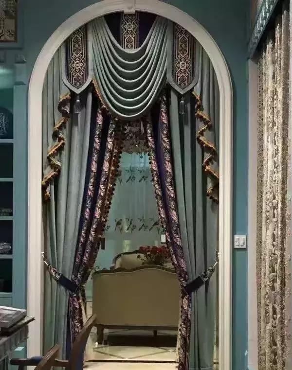 半圆弧窗幔窗帘效果图,别墅窗纱幔头效果图