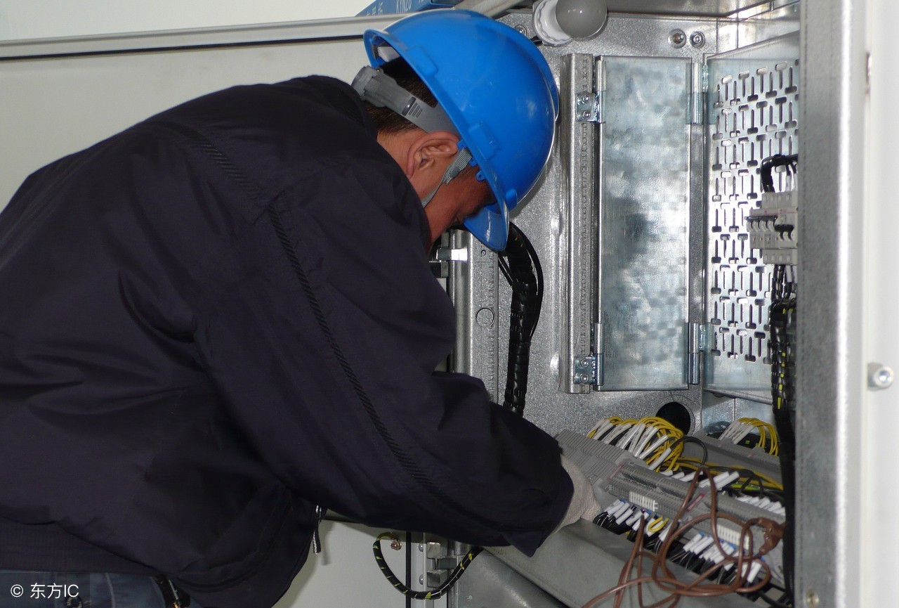 停电瞬间用电设备电压升高,停电检修接地线应该挂哪