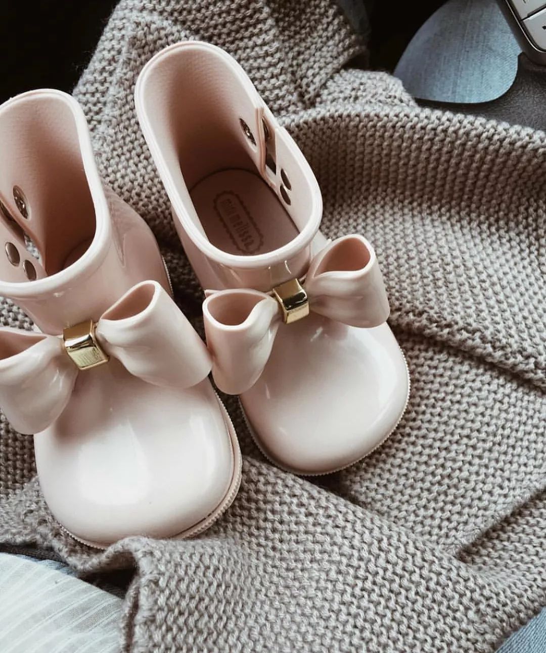 你“嗤之以鼻”的雨靴，其实是潮娃们最想要的礼物