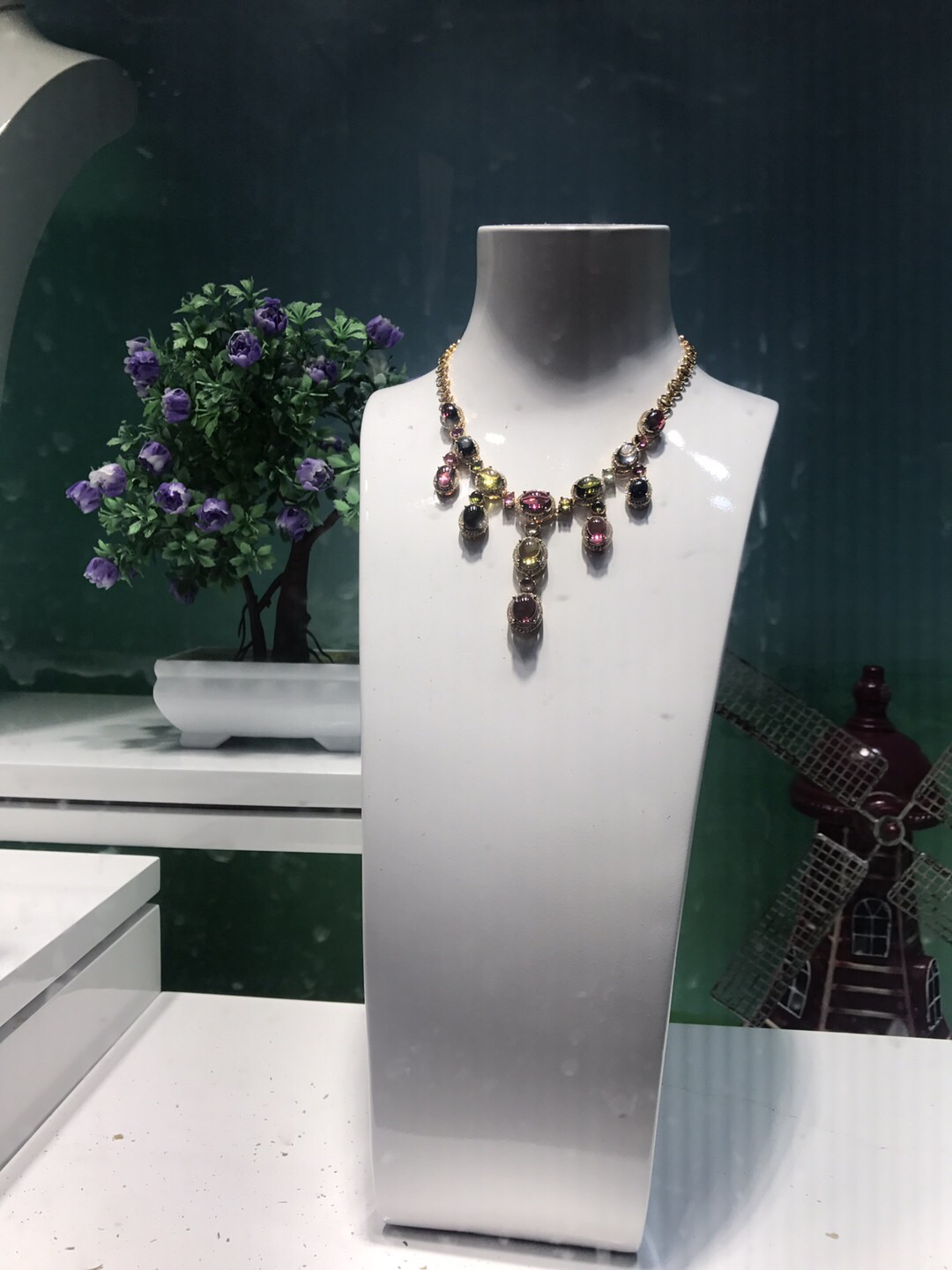 去香港买珠宝有必要吗,买珠宝要不要买设计款