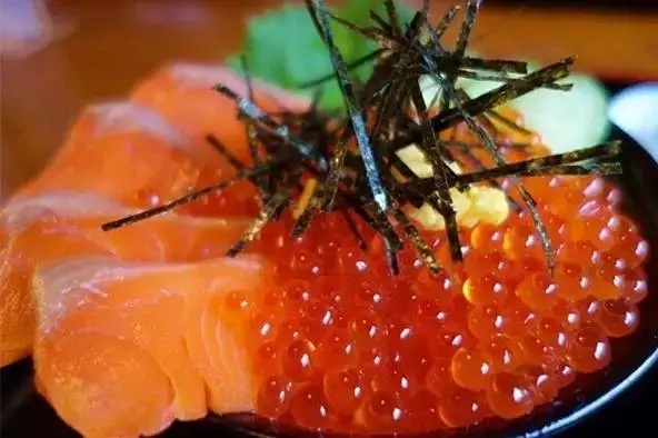 虹鳟与三文鱼最好的分辨方法,虹鳟鱼为什么不是三文鱼