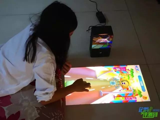 puppycube交互式投影仪评测:投影黑科技,桌面变触屏
