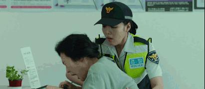 隔壁那人欠了巨额水费，人却失联了：韩国电影无尿点系列