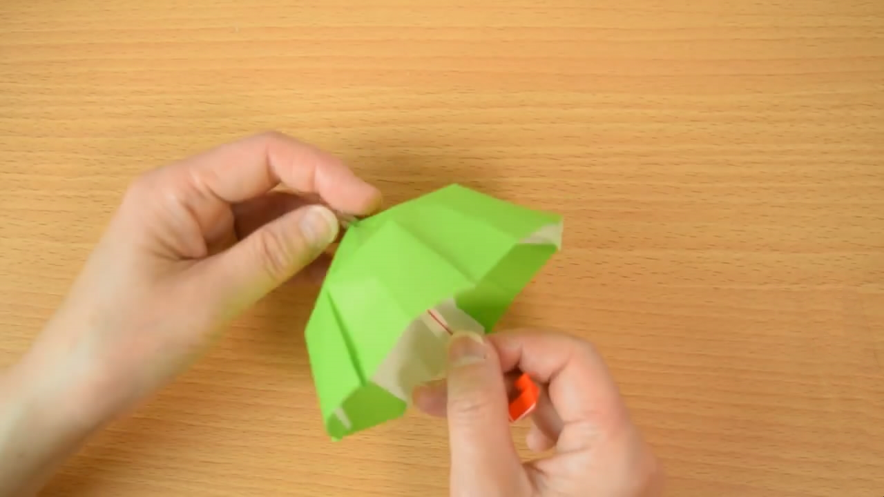 儿童手工折纸小雨伞教程,儿童折纸小雨伞最简单折纸方法