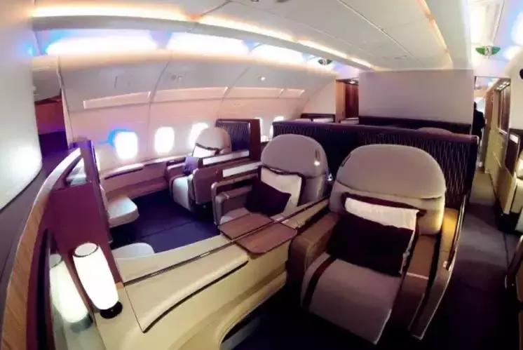 哪些航空经济舱有免费餐食,经济舱有什么免费的东西提供