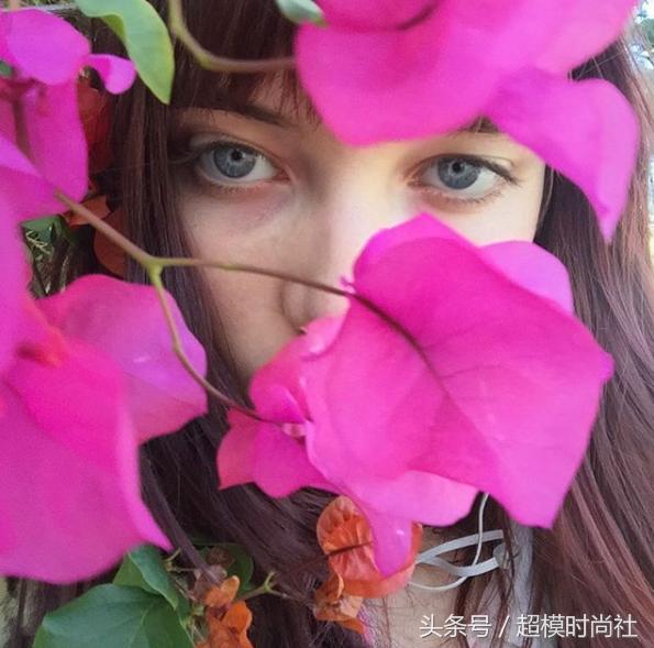 美版小松菜奈，厌世颜小仙女，私底下却是沉迷丧文化的病娇宅？