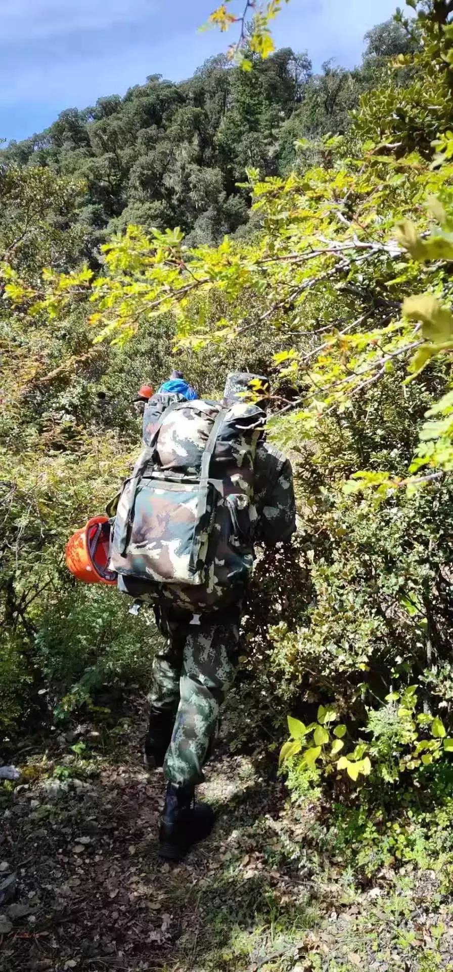 脱下军装依然要拥有军人的素质,脱掉军装只剩下军人的荣誉感