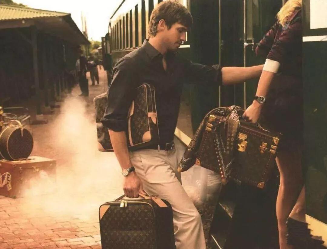 王妃的包”皇室专用的旅行箱”梦露的鞋”成为经典并非偶然！