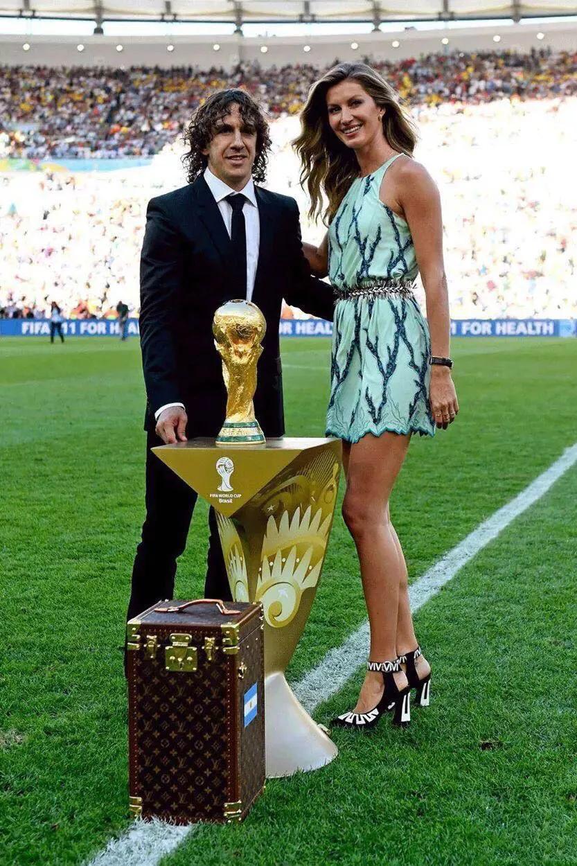 王妃的包”皇室专用的旅行箱”梦露的鞋”成为经典并非偶然！