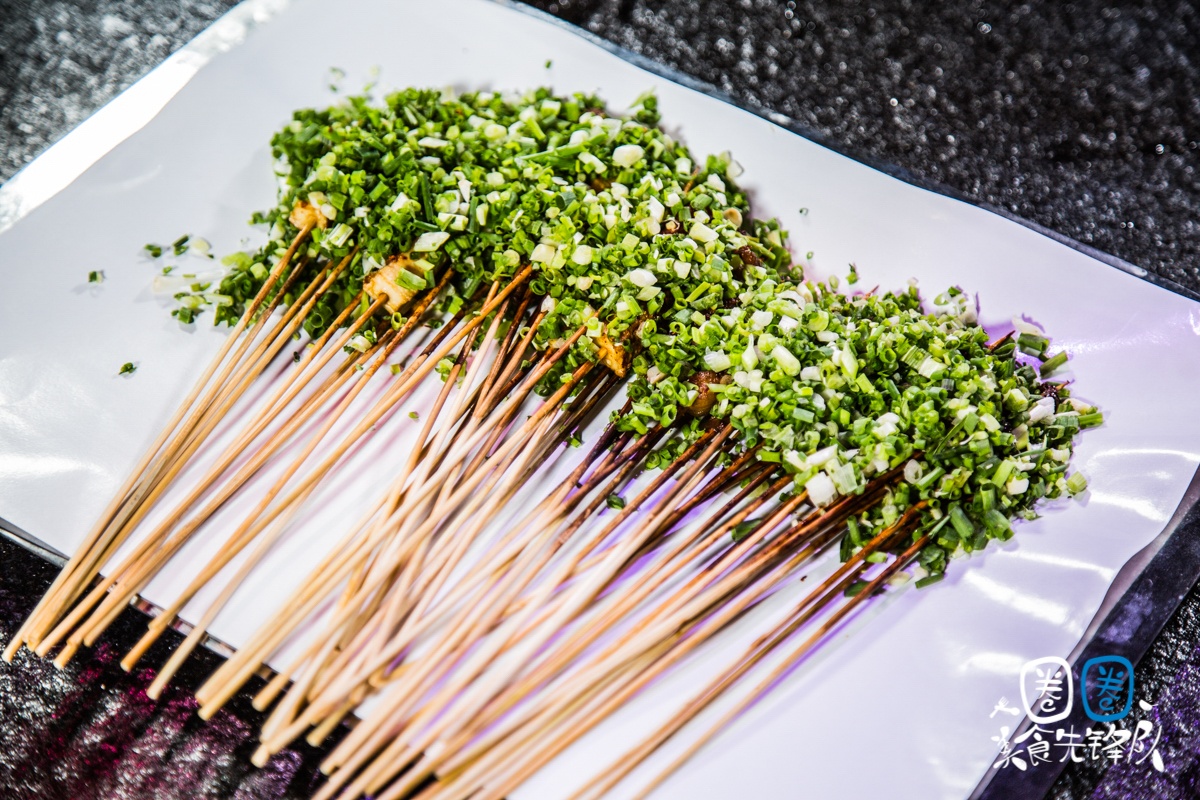 成都凌晨2点还在排队的贰麻酒馆，终于带着大熊猫来南昌了！