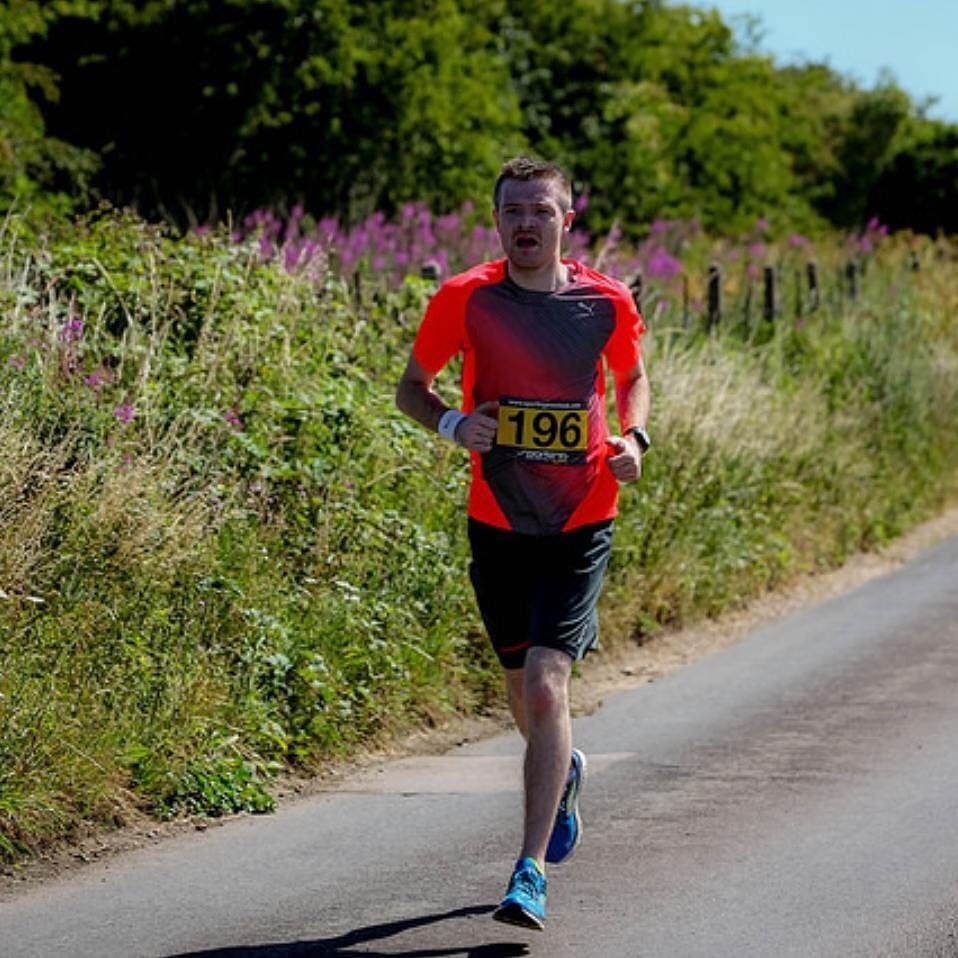 180斤每天跑5km跑一个月的变化,每天跑五公里体重不降反增